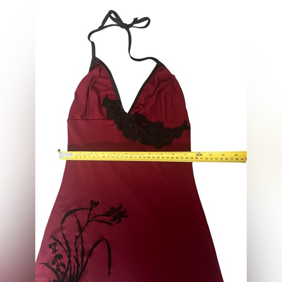 Beautiful deep red asymmetrical dress - Picture 4 of 8